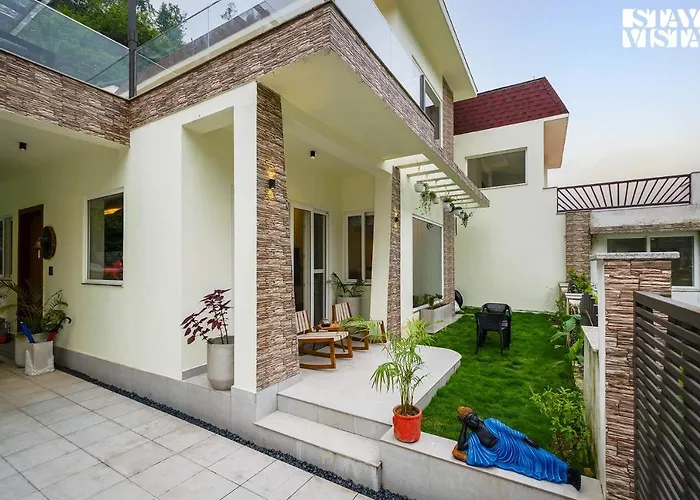 Stayvista At Villa Vaari With Pvt Pool & Gazebo Dehradun